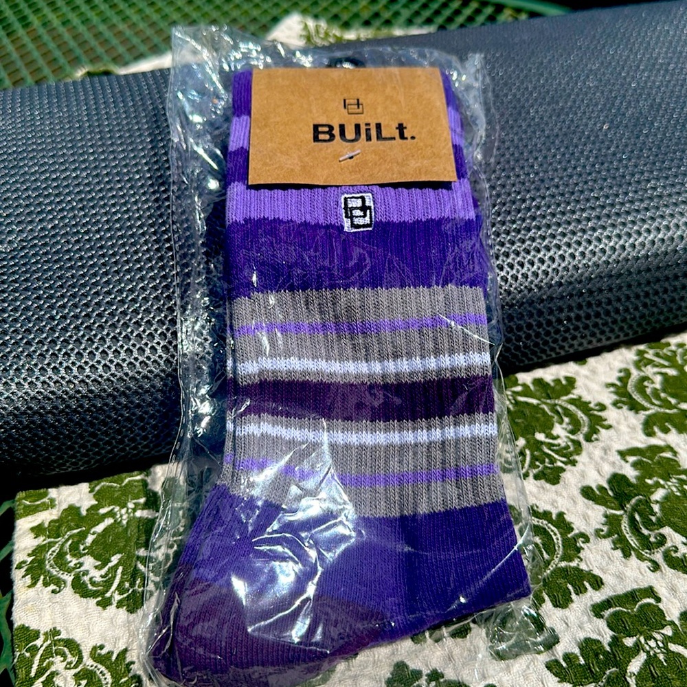 🏋️‍♂️ Womans BUiLt Cross Fit Lifting Socks Purple Size 9-11
